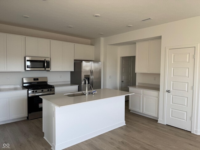 Building Photo - 15122 Farrington Rd