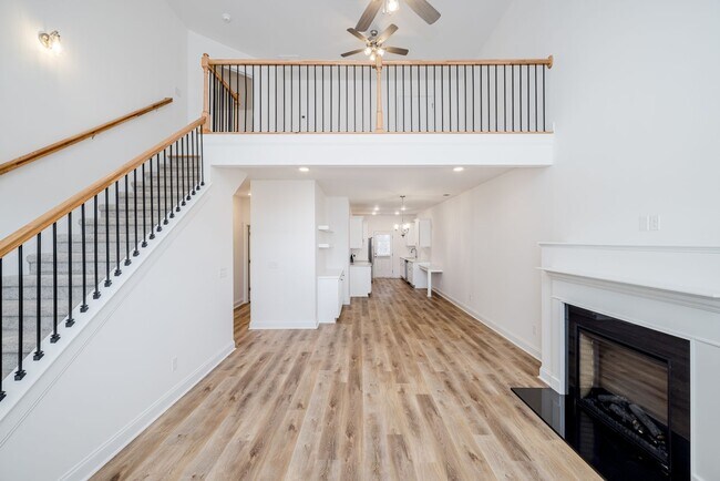 Building Photo - 402 Manly Way