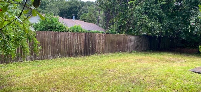 Building Photo - Single family home!