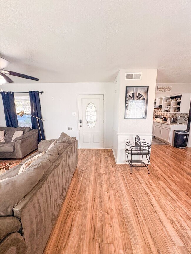 Building Photo - 1917 S 51st St