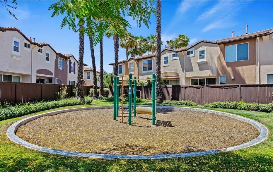 Building Photo - 30451 Pelican Bay