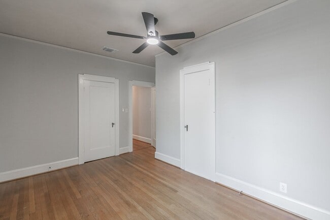 Building Photo - WONDERFUL BERKELEY LOCATION!  Immaculate One Story Craftsman!