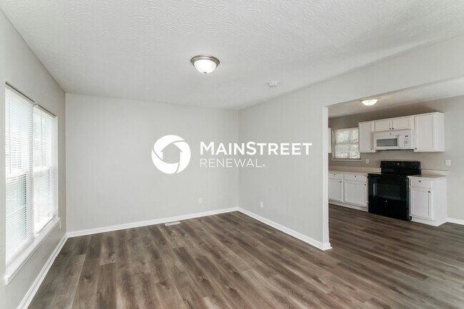 Building Photo - 3 Bedroom Pet-Friendly Home in Louisville, KY with Main Street Renewal