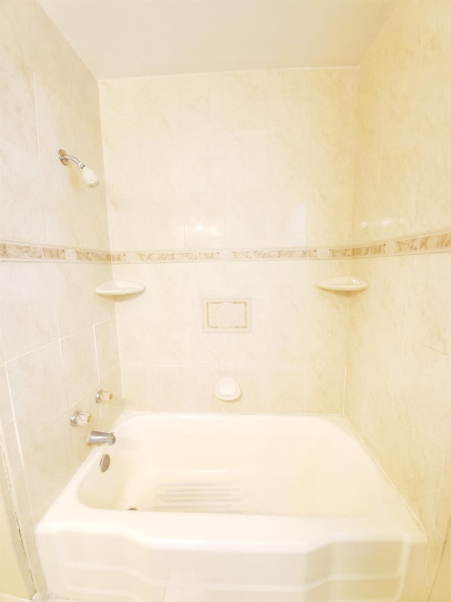 Building Photo - 1452 13th Ave NW