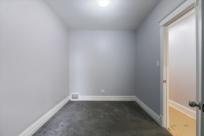 Building Photo - 2708 N Richmond St