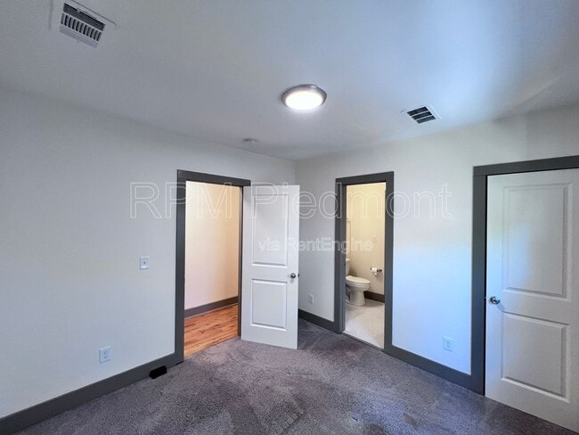 Building Photo - 334 Dargan Pl SW