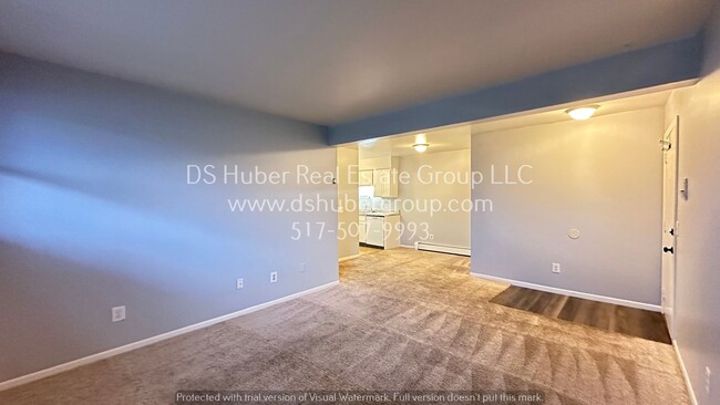 Building Photo - Lower level apartment - 2 bed 1 bath in La...