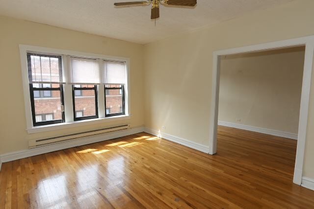 Building Photo - 625 W Cornelia Ave