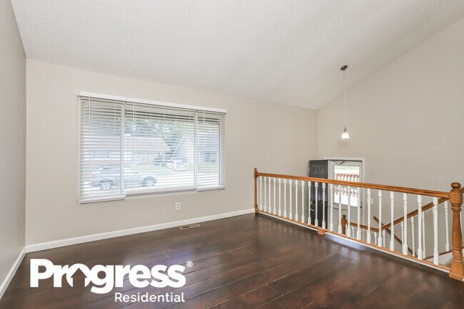 Building Photo - 1690 Woodman Dr