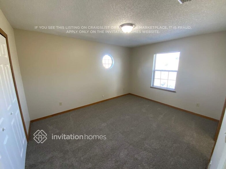 Building Photo - 908 Silver Leaf Pl