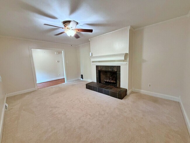 Building Photo - 8800 Sedbergh Dr