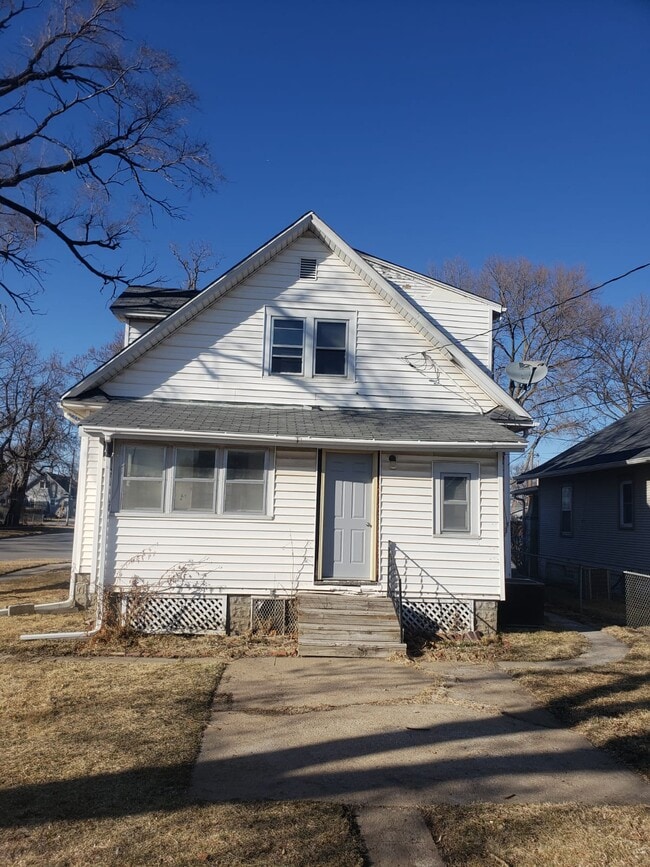 Building Photo - 3035 Avenue B