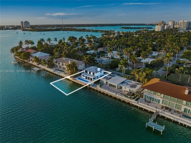 Building Photo - 1351 Bay Terrace