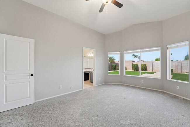 Building Photo - Welcome to this well-maintained 3-bedroom, 2-bath home in Gilbert, AZ!