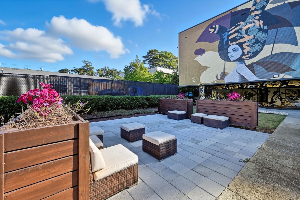 Building Photo - 3645 Peachtree Rd NE