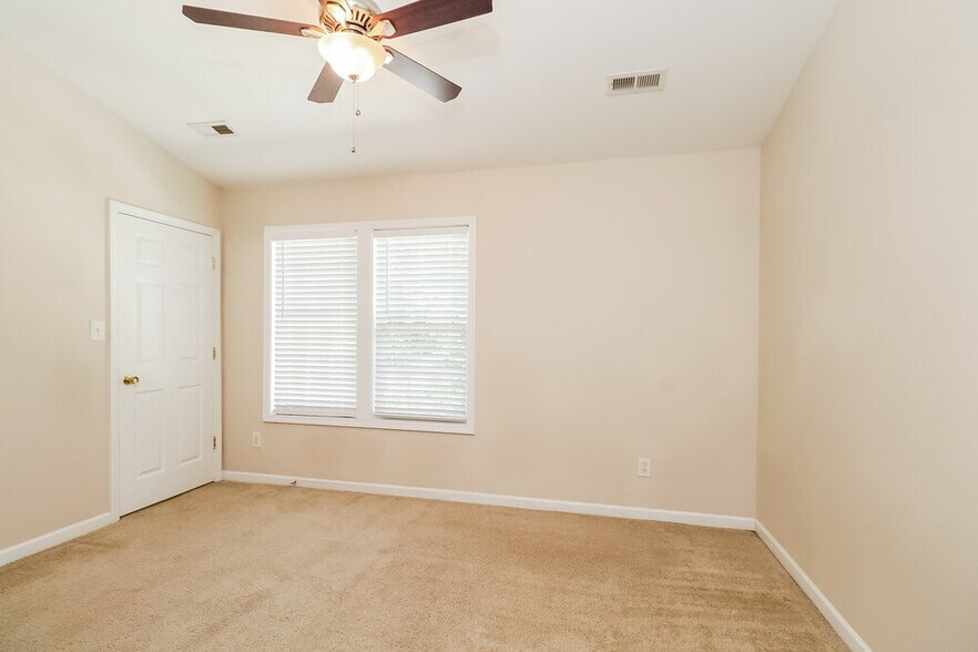 Building Photo - 8248 Carob Tree Ln