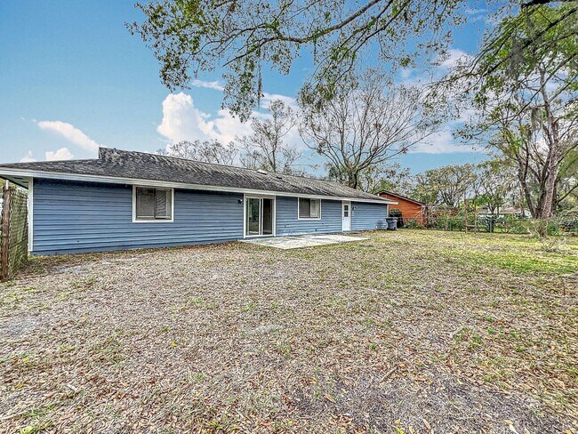 Building Photo - Stunning Waterfront Home located in the de...