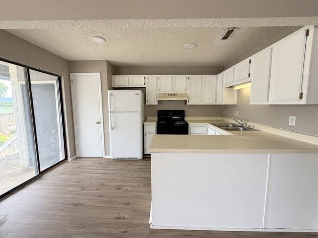 Building Photo - 3929 Highridge Dr SW