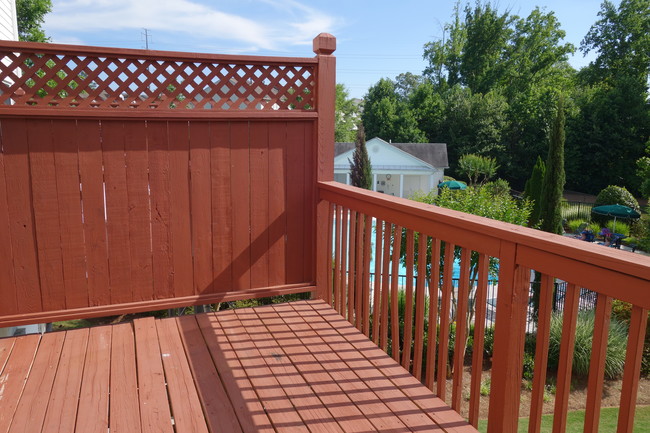 Building Photo - 1390 Thornborough Dr