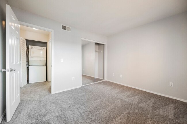 Building Photo - Like-New 2BR/2BA Condo in Gated Manzanita Community – Vaulted Ceilings & Fireplace!