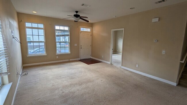 Building Photo - 827 Terrell Dr