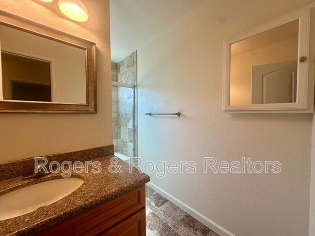 Building Photo - 2663 Westberry Dr