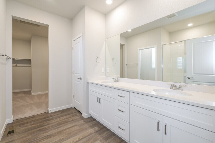 Building Photo - 1464 Orchard St