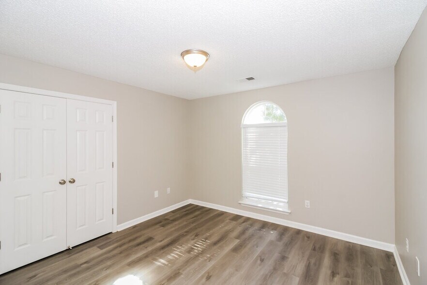 Building Photo - 8153 Green Valley Cove