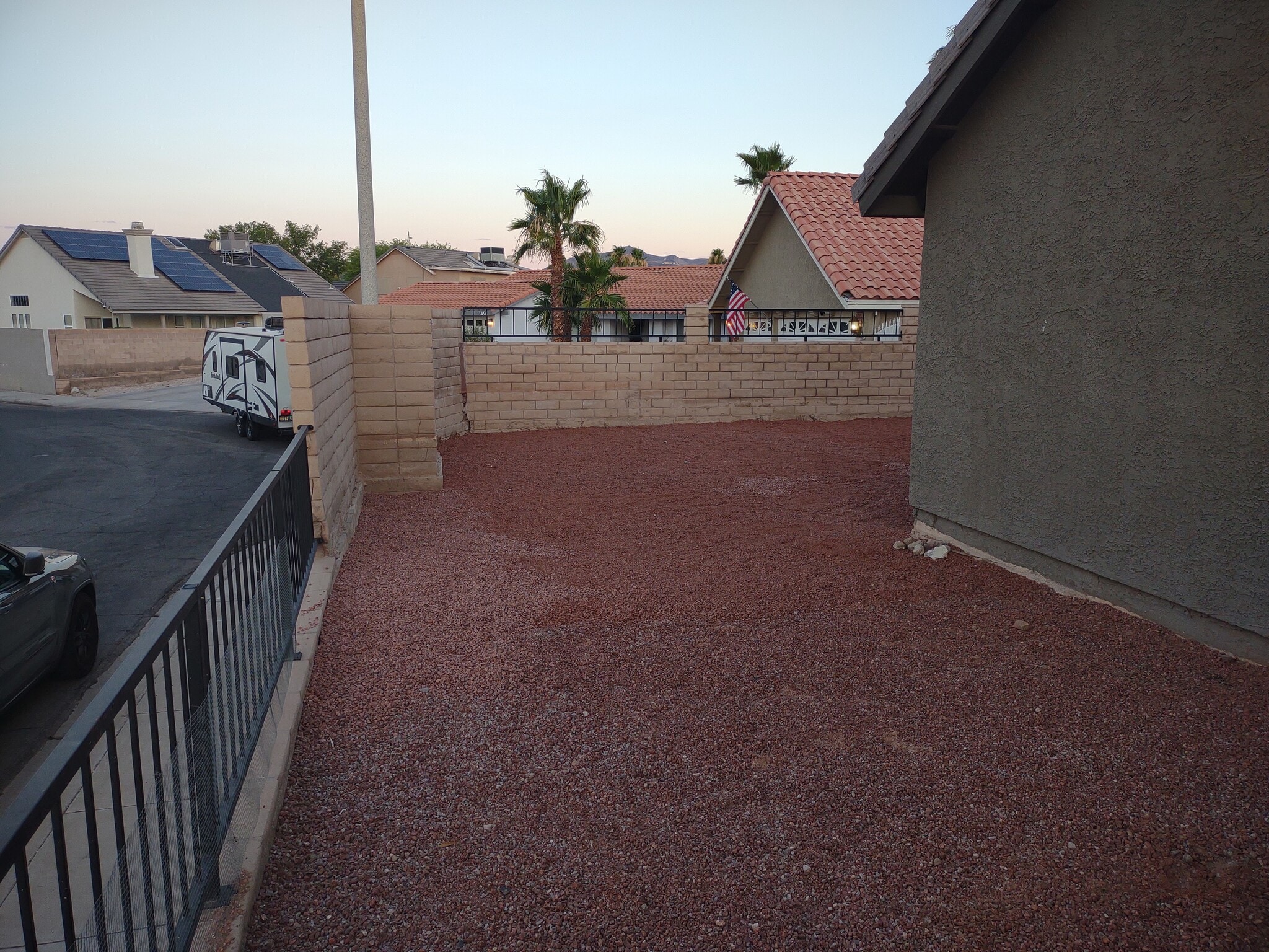 Side yard - 322 Esquina Dr