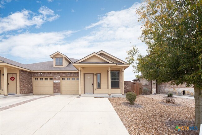 Primary Photo - 514 Creekside Cir