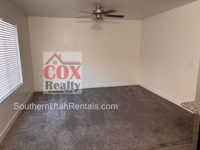 Building Photo - Beautiful Desert Canyon 4 Bedroom / 2.5 Ba...
