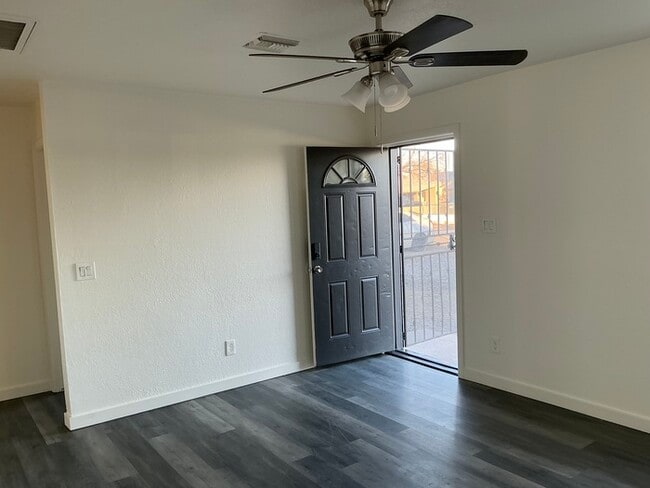 Building Photo - 2935 W Garfield St