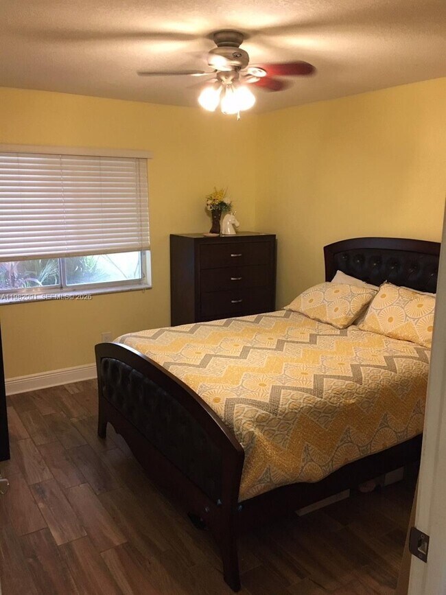 Building Photo - 8421 SW 28th St