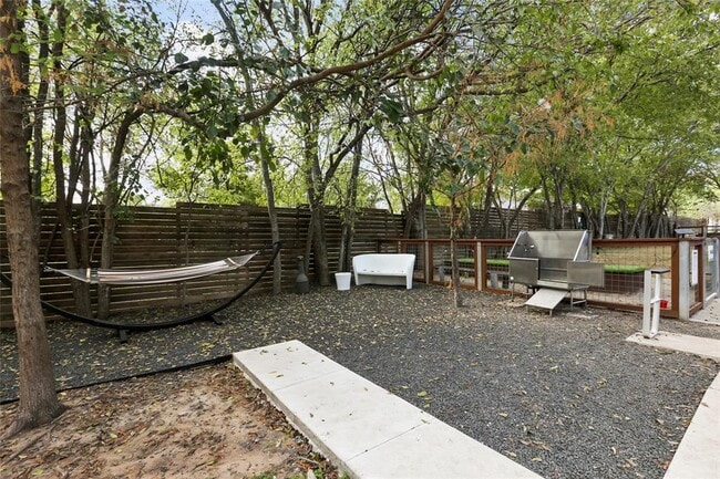 Building Photo - 2505 Thornton Rd