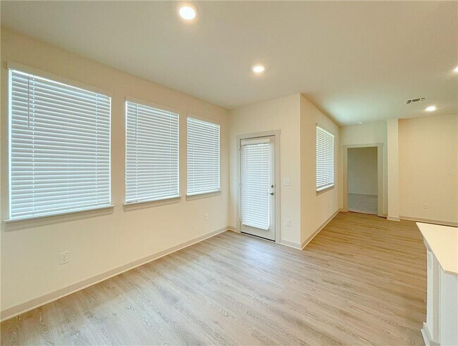 Building Photo - 10501 Defender Trl