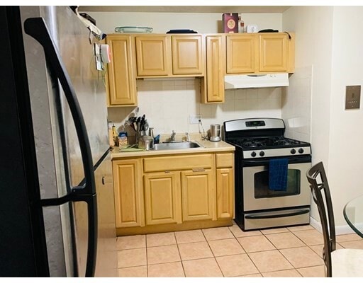 Building Photo - 180 Mountain Ave