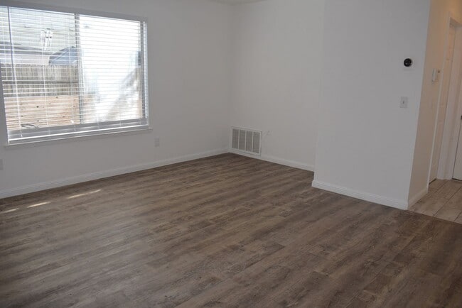 Building Photo - 8165 La Almendra Way