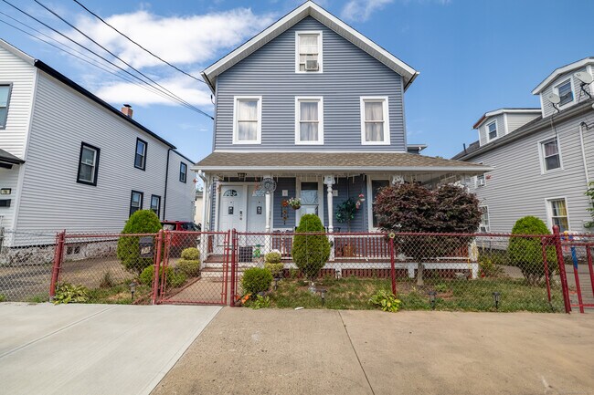 Primary Photo - 72 Fairmount Ave