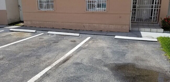 Building Photo - 9362 NW 121st St