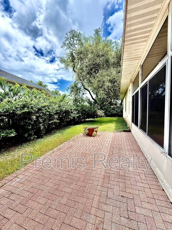 Building Photo - 642 Weathersfield Dr