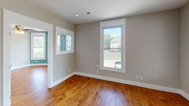 Building Photo - $1725 per Bedroom | 4BR/4BA Off-Campus Hom...