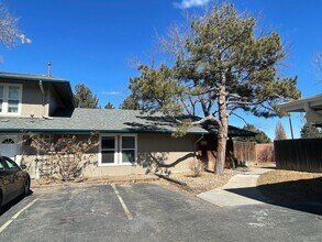 Building Photo - 5918 S Willow Way