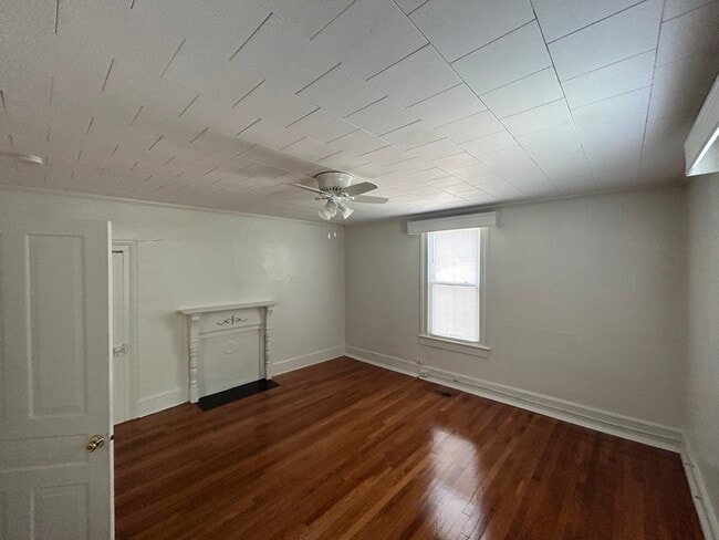 Building Photo - 805 N Buchanan Blvd