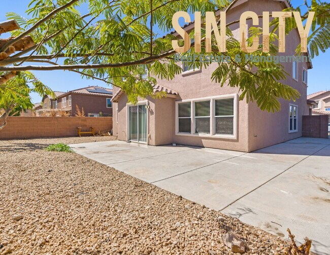 Building Photo - Spacious 4-Bedroom Oasis with 3.5 Baths in...
