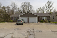 Building Photo - 3410 E St Charles Rd