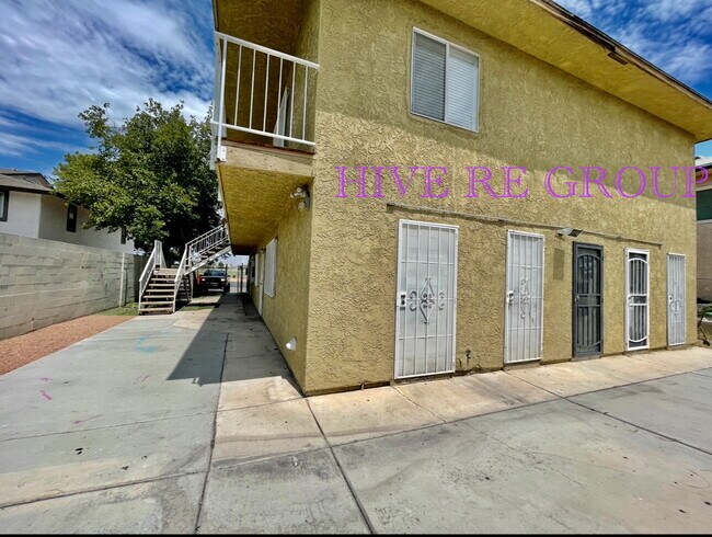 Building Photo - Bright & Budget-Friendly Condo for rent Ac...