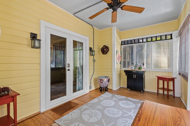 Building Photo - 621 SW 14th Terrace