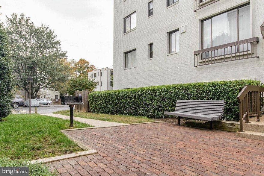 Gated neighborhood - 2606 Tunlaw Rd NW