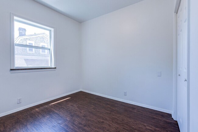 Building Photo - 707 Brownsville Rd