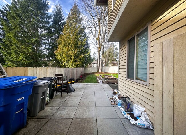 Building Photo - Charming 3 Bedroom Home in Klahanie | Issaquah Schools